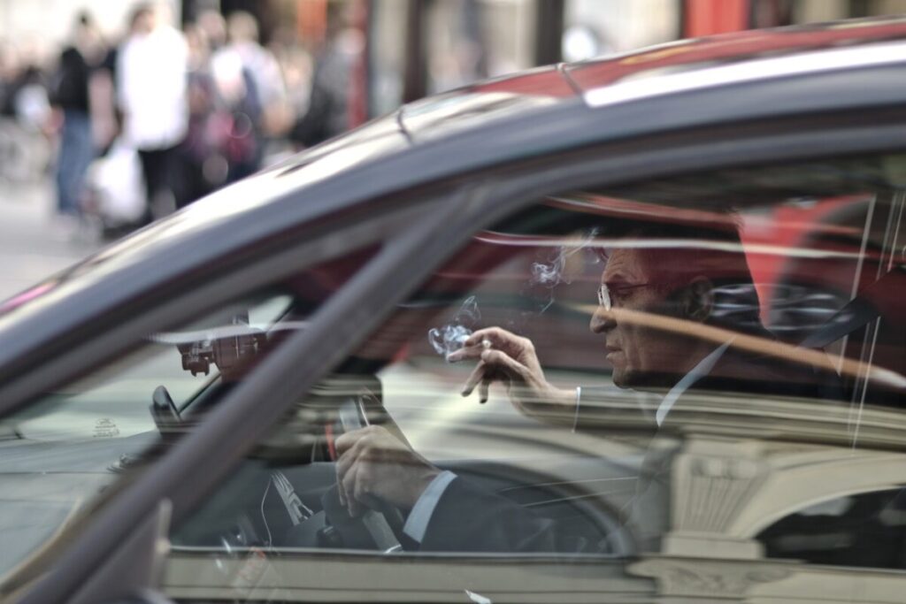 Troppe auto inquinanti in Italia, nonostante l’avanzata dell’elettrico